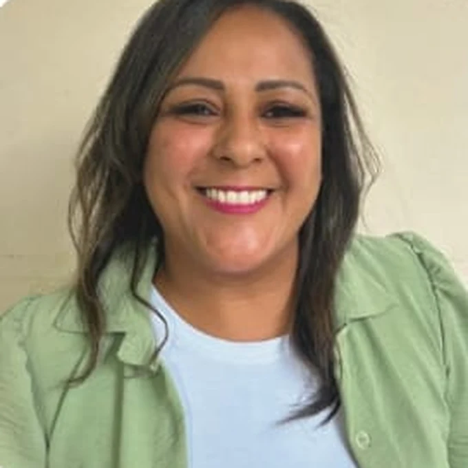Rejane Araujo, Terapeuta Holística e Psicanalista, sorrindo